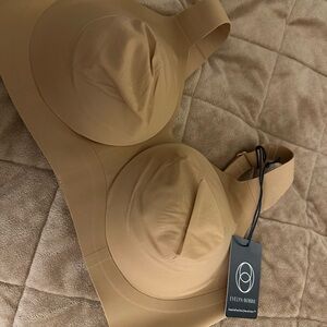 Evelyn Bobbie Tan Bra